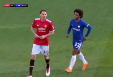 Mourinho viết gì trong mảnh giấy được đưa cho Matic?