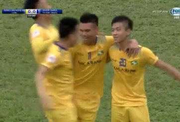 Pha dứt điểm đầy tinh tế của Phan Văn Đức làm rung lưới đại gia Malaysia