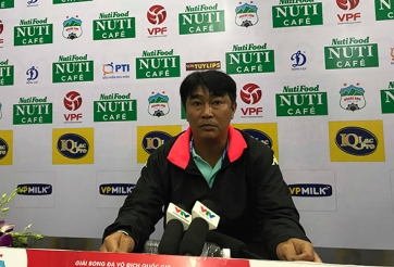 HLV Bình Dương tiết lộ khó tin về 'cả tiếng đồng hồ nghiên cứu khóa Xuân Trường'