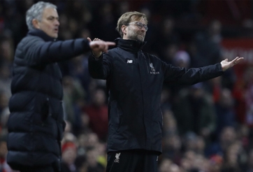 HLV Mourinho hả hê, Jurgen Klopp cay cú vì thua Man Utd