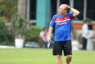 HLV Park Hang Seo đau đầu vì hai cầu thủ đang chơi quá hay
