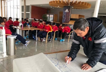 Suýt thắng Bayern Munich, HLV Mai Đức Chung nói gì?