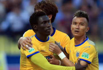 FLC Thanh Hóa phạt cực nặng Mai Tiến Thành vì phản ứng với CĐV