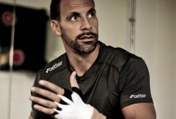 Rio Ferdinand buồn bã xác nhận lí do phải bỏ đấm bốc