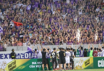 Chùm ảnh ấn tượng sân Hàng Đẫy: CĐV Hà Nội ăn mừng kiểu Iceland