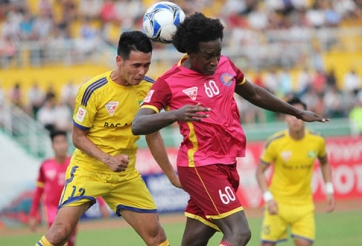 Sài Gòn thắng kịch tính, đẩy SLNA vào vòng nguy hiểm