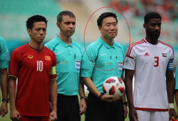 VIDEO: Những tình huống trọng tài Hàn Quốc 'làm ngơ' cho UAE