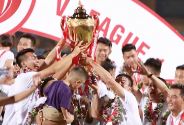 VIDEO: CLB Hà Nội nâng cao cúp vô địch V-League sau màn vùi dập Cần Thơ