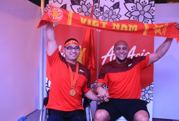 Huyền thoại Roberto Carlos giao lưu với NHM tại Mỹ Đình