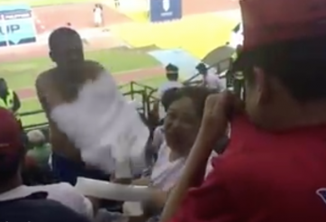 VIDEO: Hình ảnh tuyệt đẹp của CĐV Việt Nam và Philippines trong trận BK lượt đi