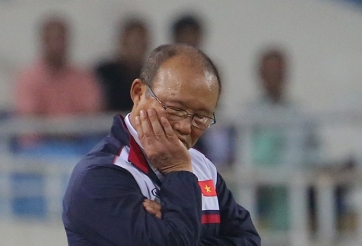 VIDEO: Cứ trước giải đấu lớn HLV Park Hang-seo lại mất người