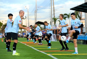 HLV Nishino muốn cầu thủ Thái Lan ở ‘tình trạng báo động’ để đấu Việt Nam