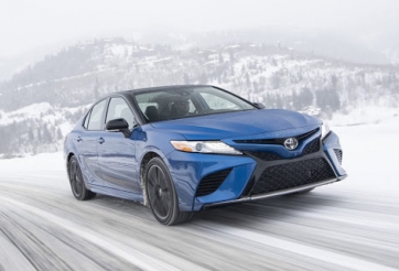 Toyota Camry AWD 2020 chốt giá khởi điểm chỉ từ 26.370 USD