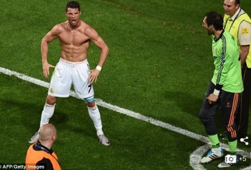Ronaldo chia sẻ 15 bí kíp để có 'body chuẩn'