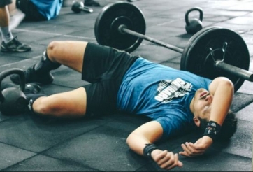 Chọn 'ngủ' hay 'tập luyện' khi bạn đang mệt mỏi?