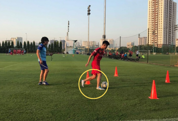 Phan Văn Đức đi 'giày đinh' nhưng vẫn tập riêng trong buổi tập ĐTVN