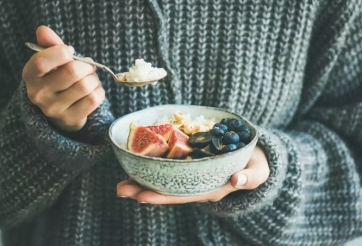 2 lý do tại sao chúng ta thường ăn nhiều hơn vào mùa đông