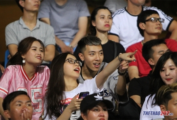 Bạn gái Quang Hải xuất hiện nổi bật trong chiến thắng của Hà Nội FC