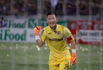 Cái lắc đầu của Huỳnh Tuấn Linh và sự bất lực của cả V.League