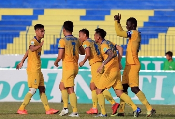 Thắng Hải Phòng, Thanh Hóa bất ngờ lọt top 2 BXH V-League