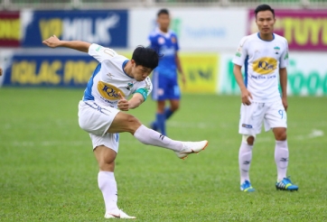 Tiết lộ đoạn hội thoại giữa Công Phượng và Tuấn Mạnh khiến sao U23 nhận thẻ vàng