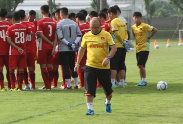 HLV Park Hang-seo sẽ tung hỏa mù trước khi dự ASIAD?