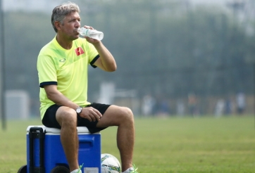 Vì sao GĐKT Jurgen Gede không dự ASIAD 2018 cùng Việt Nam?