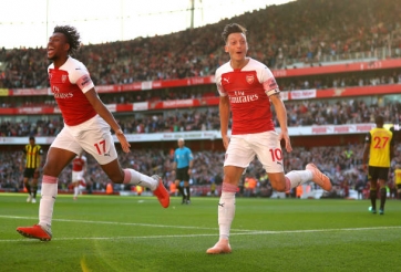 Thắng đầy may mắn, Arsenal chiếm vị trí thứ 4 từ tay Watford
