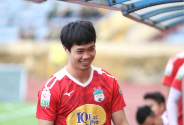 Thầy trò HAGL phản ứng bất ngờ với 'Vua phá lưới nội'