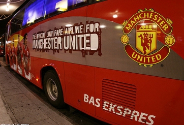 MU thua Juventus vì phải đi bộ 200 mét đến sân?