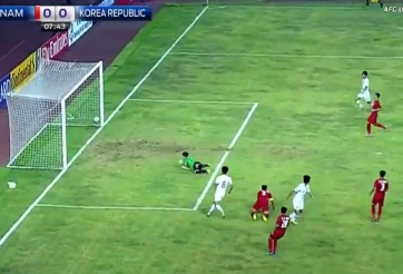 Báo Anh sốc với tình huống thoát thua 'ma mị' của U19 VN