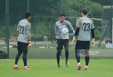 HLV Lê Thụy Hải: 'Văn Lâm đang nổi trội nhất trong các thủ môn ĐTVN'