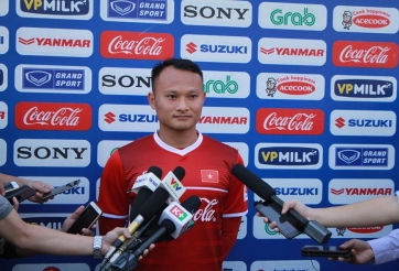 Trọng Hoàng: 'Đá hậu vệ phải rất khó' 