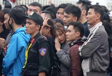 NHM đi xem Việt Nam vs Malaysia sẽ được đóng dấu vào tay