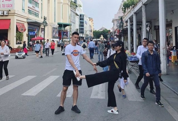 Dàn sao VN đồng loạt khoe bạn gái sau trận thắng Campuchia