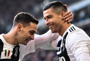 Ronaldo ghi cú đúp, Juventus lập kỷ lục nhờ dấu ấn công nghệ VAR