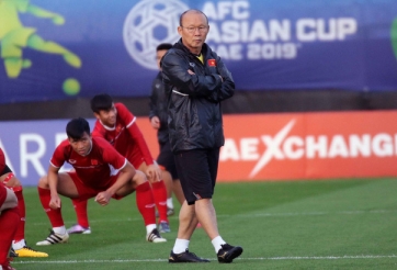 Thủ tướng Nguyễn Xuân Phúc động viên ĐT Việt Nam giành chiến thắng Yemen