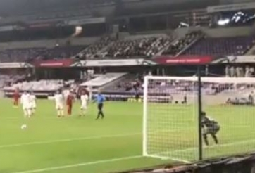 VIDEO: Vỡ òa cảm xúc trên khán đài trận Việt Nam gặp Yemen