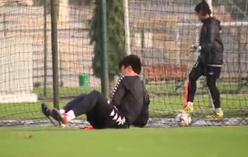 VIDEO: Bùi Tiến Dũng chấn thương, nghỉ 2 trận quan trọng của HNFC