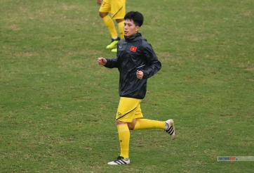 Thầy Park 'mất tích', U23 Việt Nam vẫn vui vẻ tập 'chay'