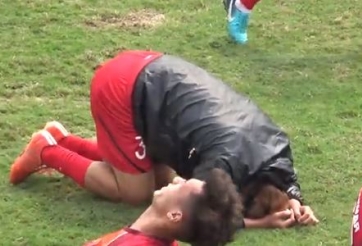 VIDEO: Cầu thủ U23 VN đổ gục, 'kêu trời kêu đất' vì bài tập nặng