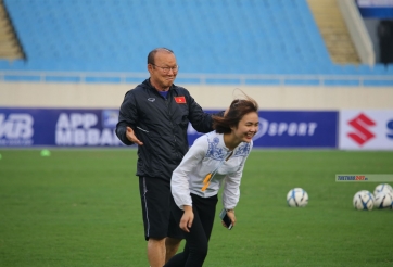 HLV Park hành động bất ngờ khi gặp sự cố trước trận Brunei