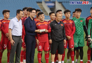VIDEO: U23 Việt Nam được tặng nửa tỉ ngay trên sân tập