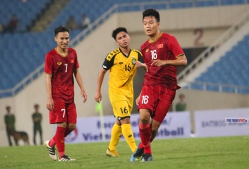 Thầy Park định 'chơi lớn' khi đưa trung vệ U23 VN lên đá tiền đạo