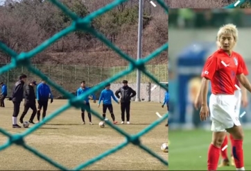 VIDEO: Công Phượng được huyền thoại Hàn Quốc tán thưởng trong lúc tập đá phạt