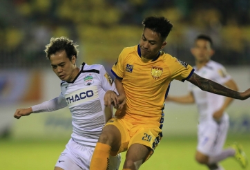 Văn Toàn nói gì khi Văn Thanh ngồi dự bị trận Thanh Hóa?