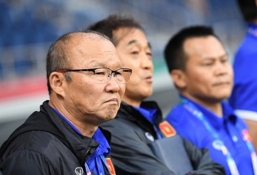 HLV Anh góp ý cho thầy Park về cách 'dụng binh' ở Kings Cup 2019