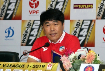 HLV Hàn Quốc nhắc nhở Bùi Tiến Dũng trước trận Sài Gòn