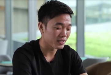 Nghe 'Hãy trao cho anh' của Sơn Tùng MTP, Lương Xuân Trường cười tít mắt