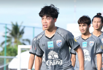 CĐV ĐNÁ phát sốt với cầu thủ Thái Lan giống hệt Công Phượng